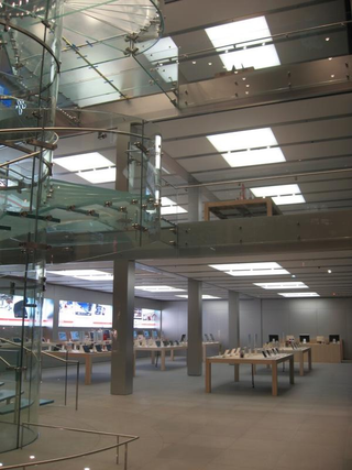 Illustration for article titled First Look Inside the New Gigantastic NYC Apple Store